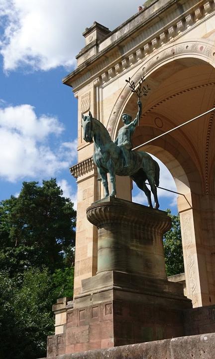 Waldgaststatte Friedensdenkmal